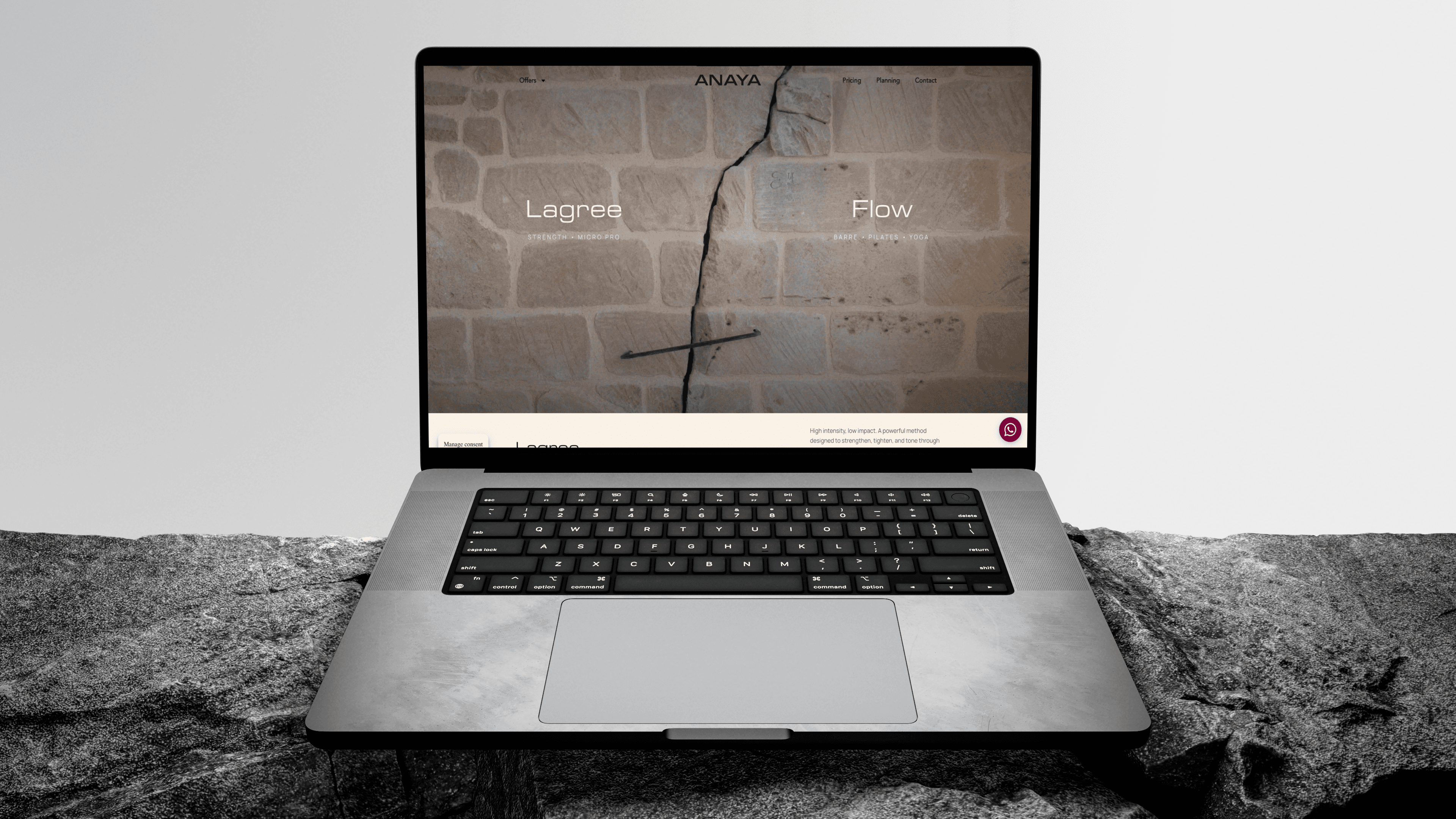 mockup Nuestro Enfoque: Integración de Tipografía e Identidad de Marca